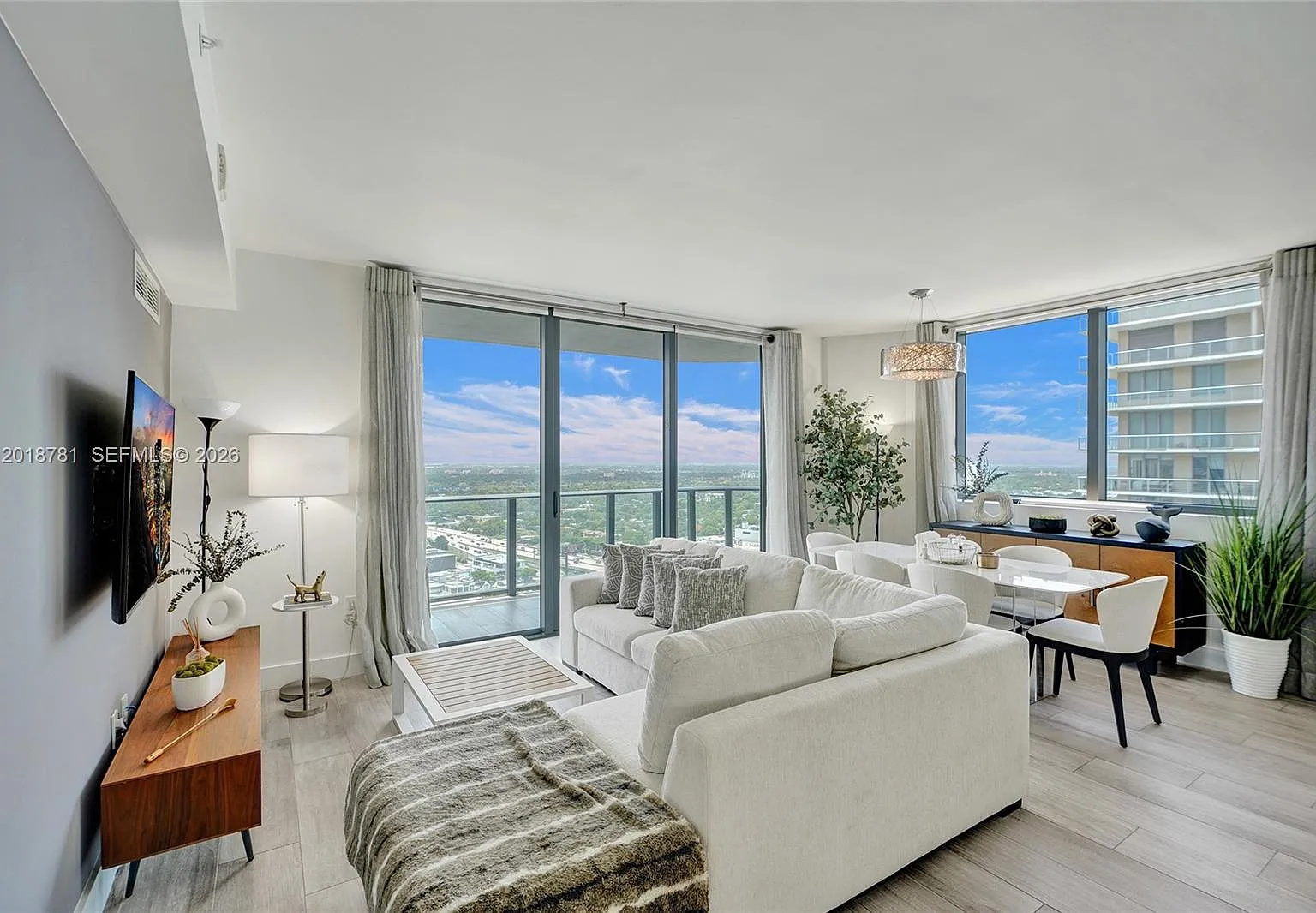 3401 Midtown Condo — Photo 4