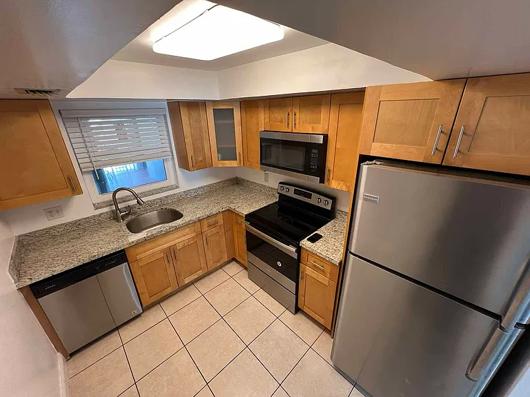 3257 NE 13th St #402-302 — Photo 4