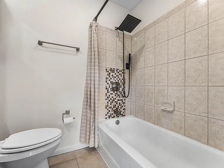 2503 NE 15th St #2503 — Photo 25