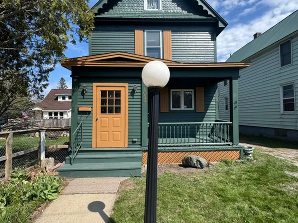 1013 Tweed St, Sault Sainte Marie, MI 49783