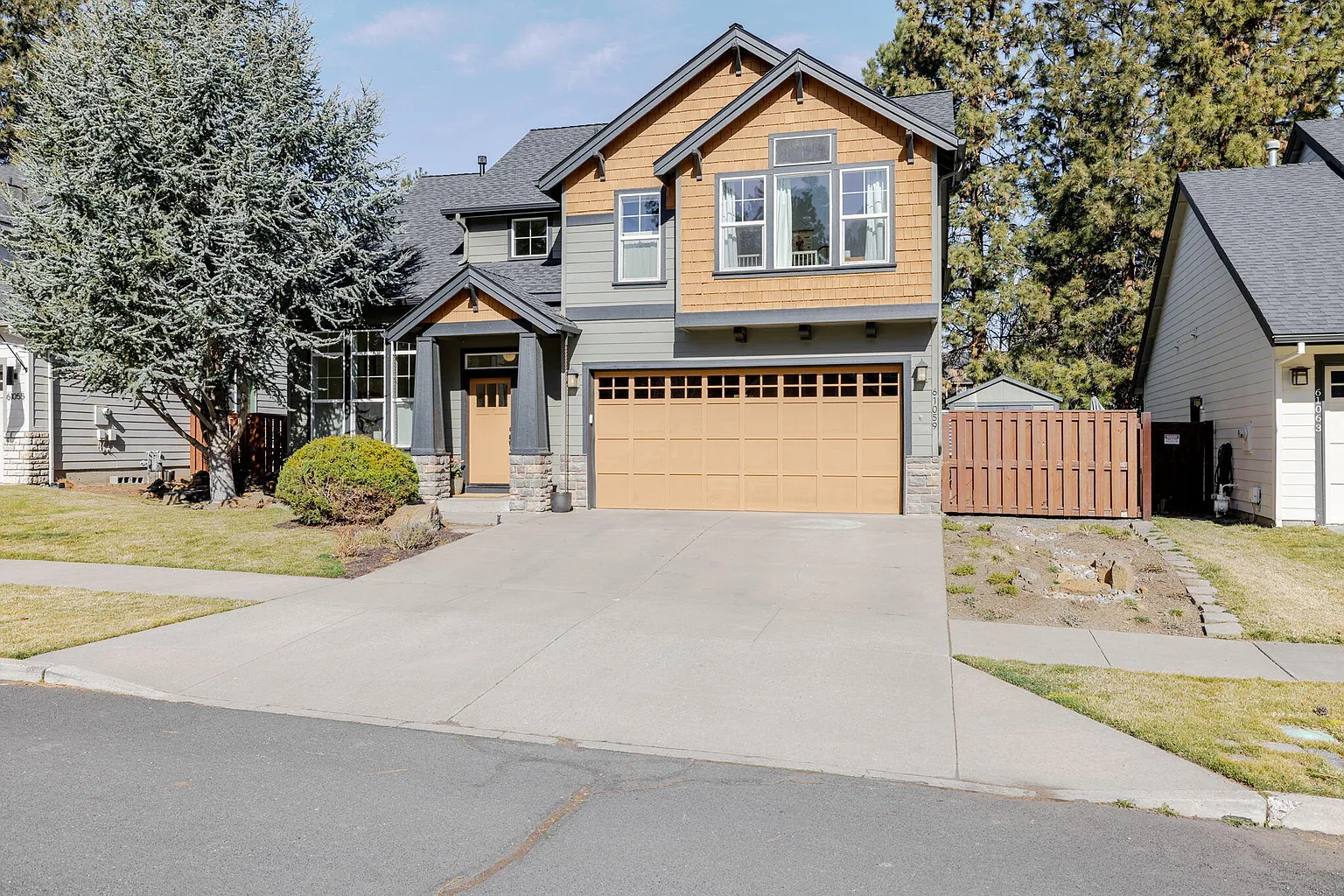 61059 Snowberry Pl photo 1