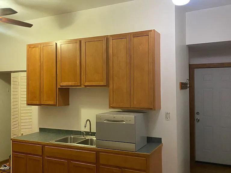 1700 S Ashland Ave #3F — Photo 2