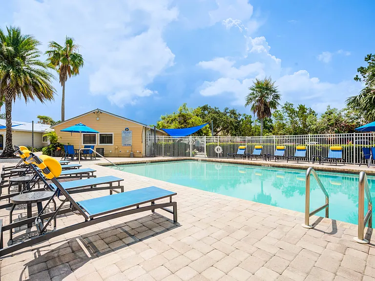 Coral Club Apartment Homes — Photo 17