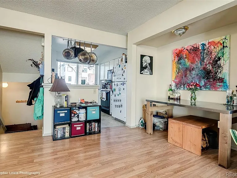 1160 Poplar Ave — Photo 6
