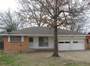 877 Beverly Dr, Terrell, TX 75160