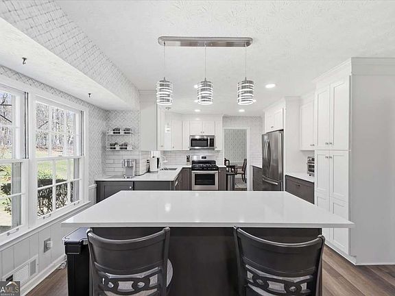 2nd image of 2629 Kensington Dr