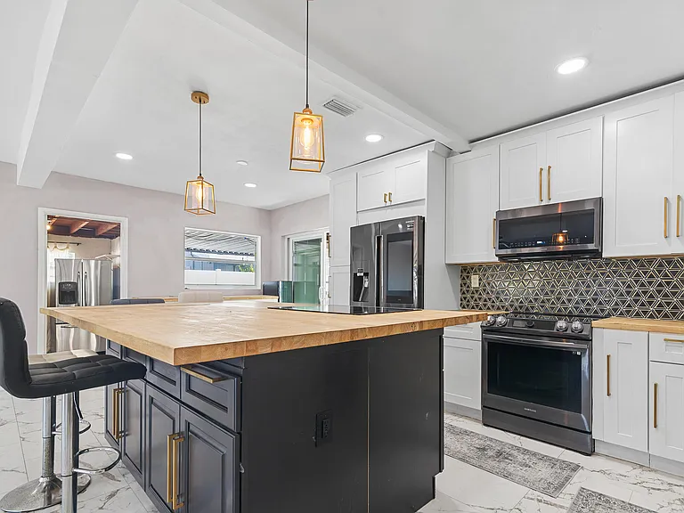 1820 SW 22nd Ave — Photo 18