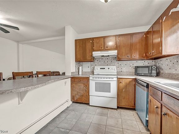 5th image of 5200 Royalton Rd #C4