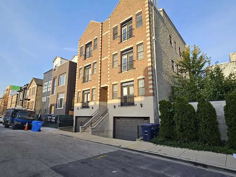 511 N Hartland Ct #1 — Photo 1