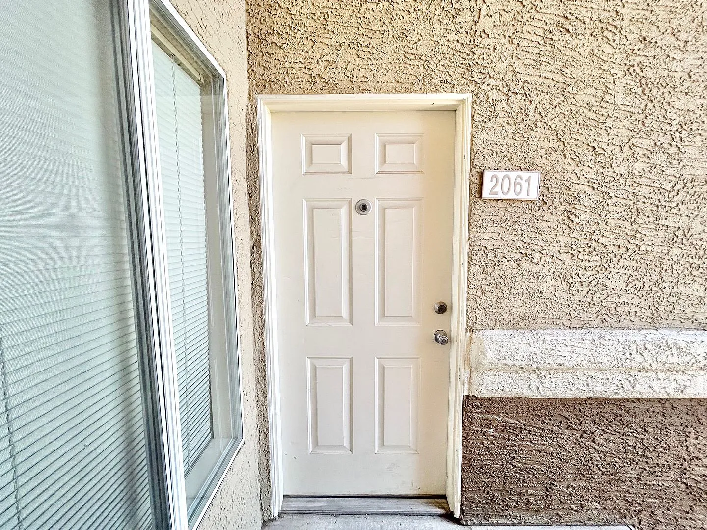 Adorable One Bedroom Condo With Great Amenities — Photo 2