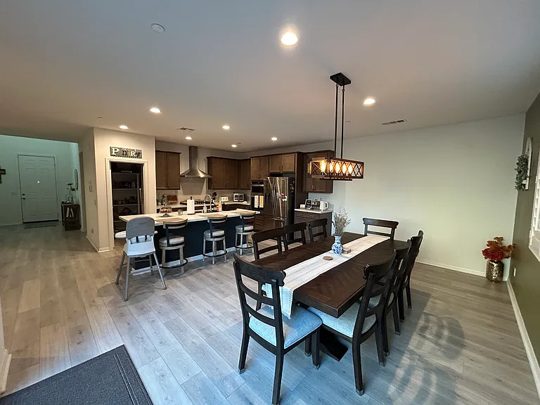 4563 Highland Ave — Photo 6