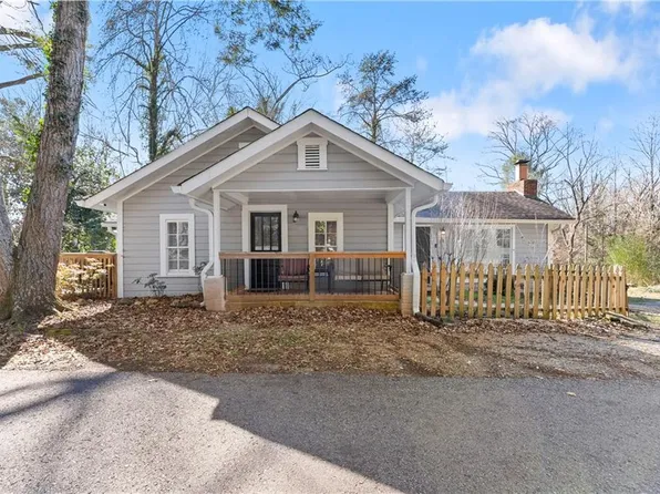 86 Pine St, Dahlonega, GA 30533
