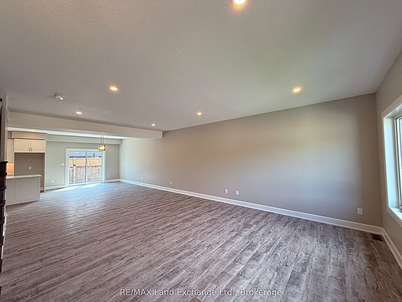 3rd image of 8 Golf Links Rd #2