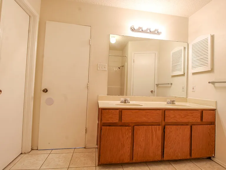 6214 Ridge Glade St — Photo 27
