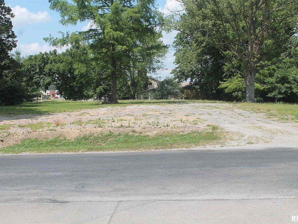 2nd image of 1720 S Park Ave