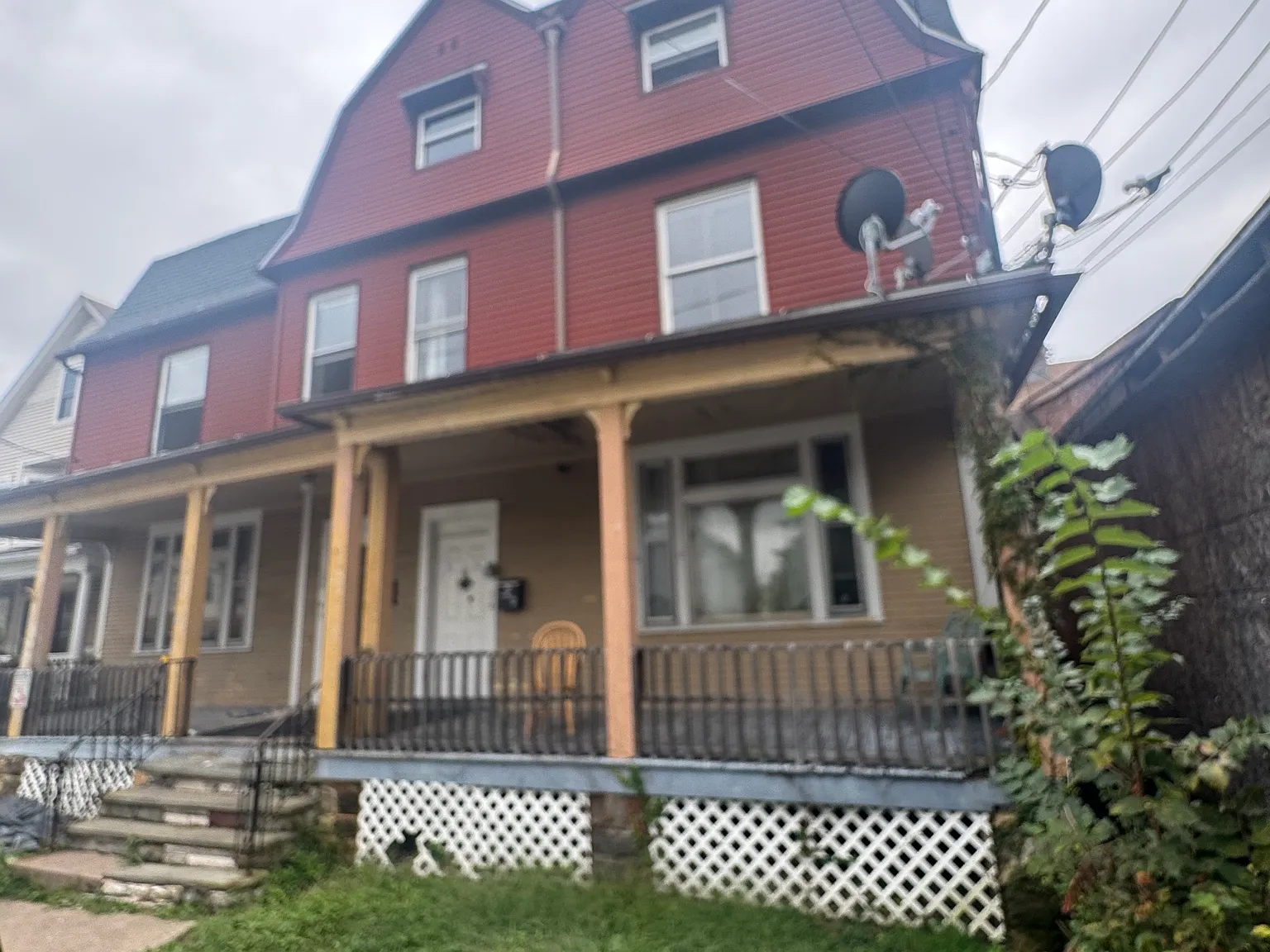 165 N Hyde Park Ave — Photo 1
