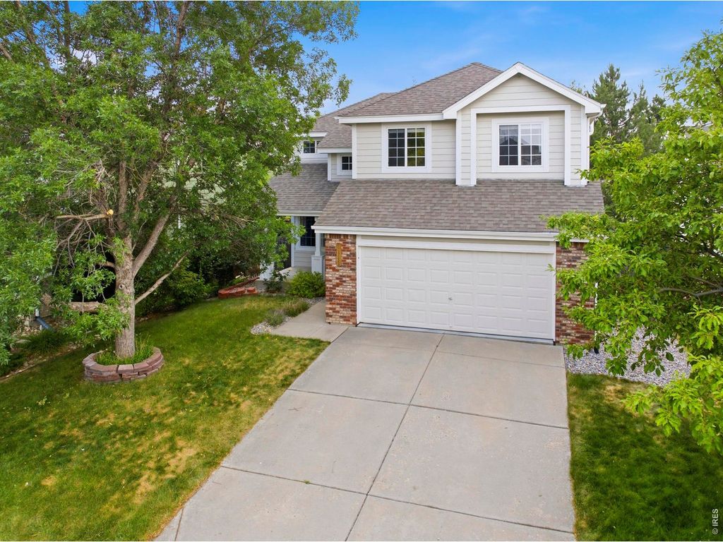 1227 Dewey Dr