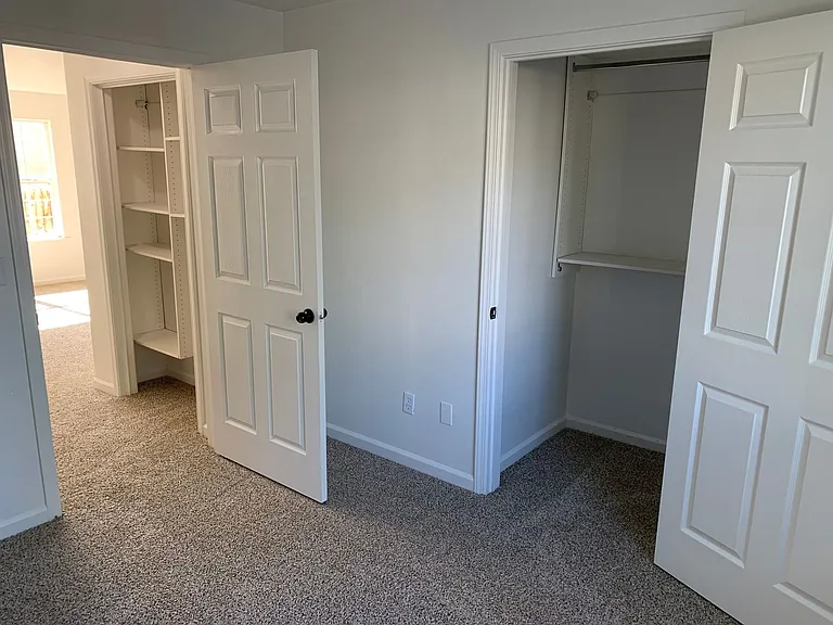 10105 W Garverdale Ln. — Photo 6