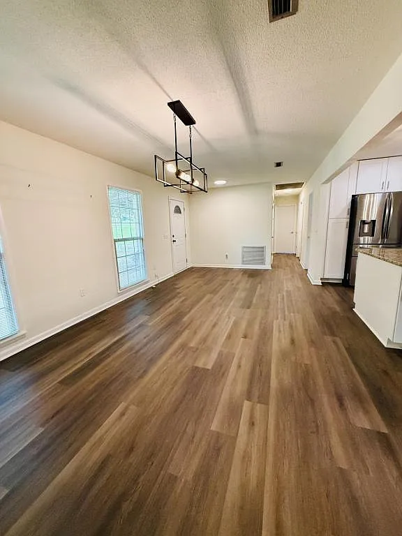 232 Yellowleaf Dr — Photo 4