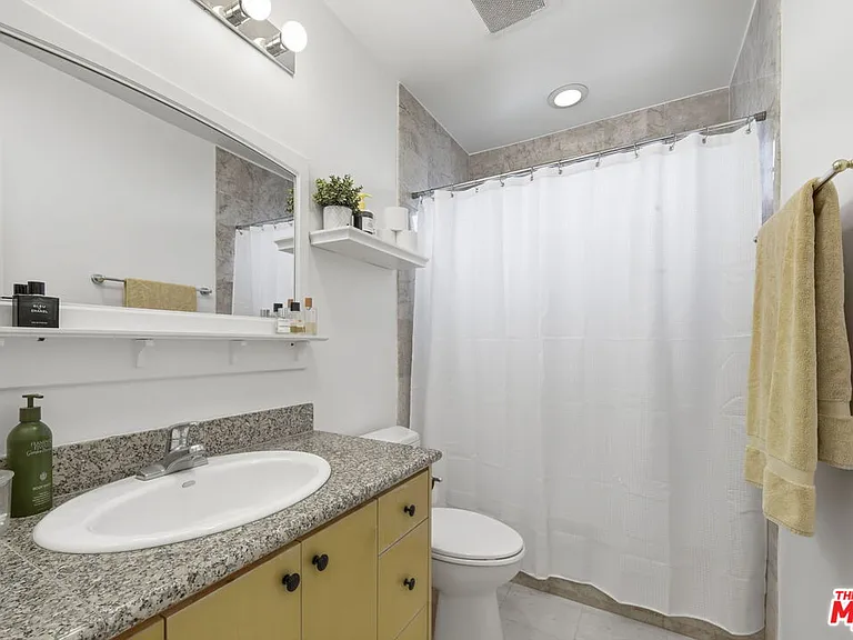 11718 Darlington Ave #7 — Photo 11