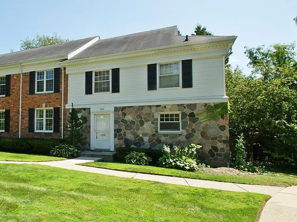 900 Trailwood Path #1, Bloomfield Hills, MI 48301