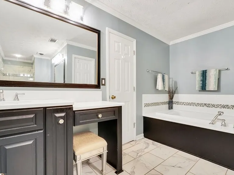 260 Weatherly Dr — Photo 15