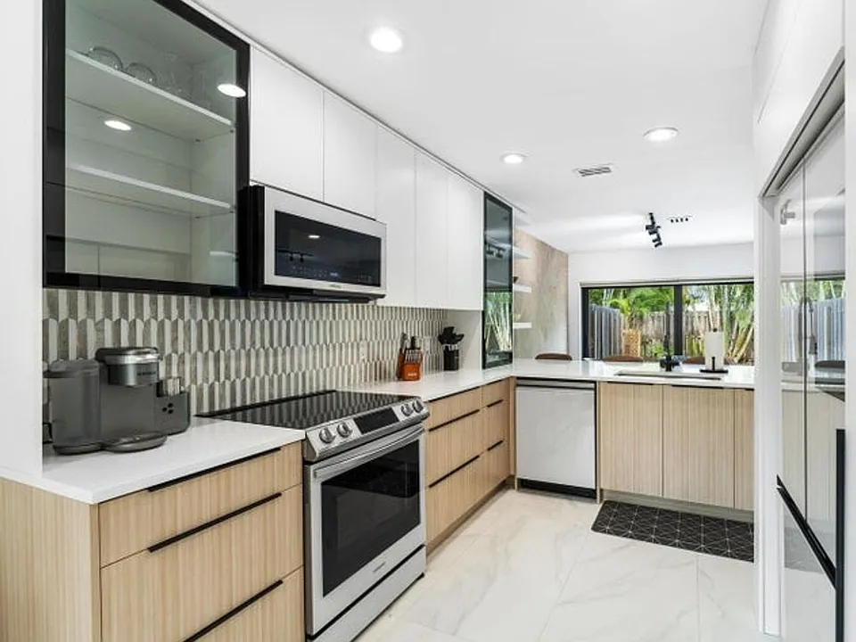 541 N Ocean Blvd E #5610