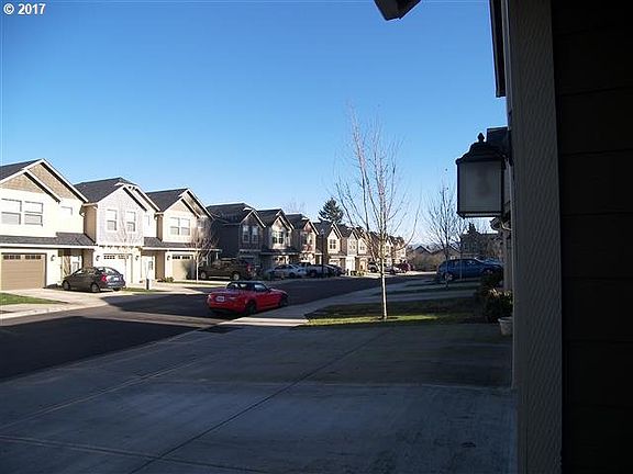 2nd image of 9517 NE 72nd St