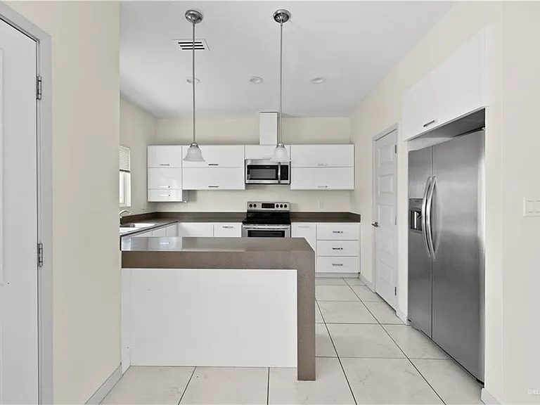 2312 Harmony Ln #D — Photo 6