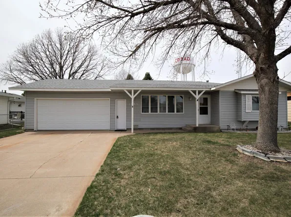 1805 C St, Cozad, NE 69130