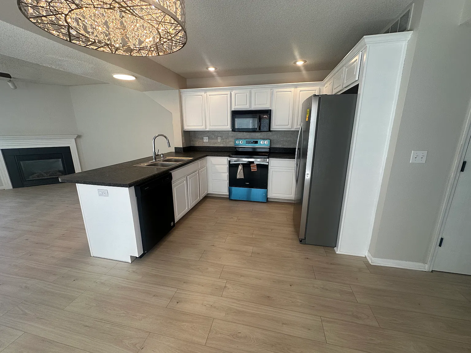 3 bed, 2.5 bath, 1500 sqft, $1,850 — Photo 4