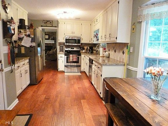 5th image of 20 Kensington Ct