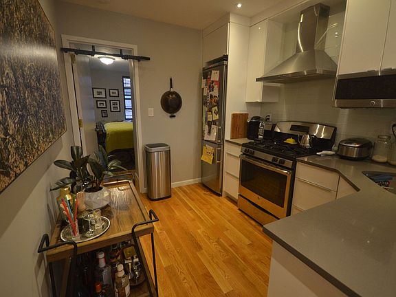 2nd image of 1140 31st Dr APT 2L