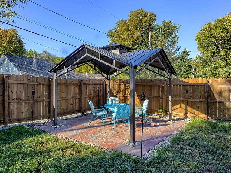 6619 Emmet St — Photo 2
