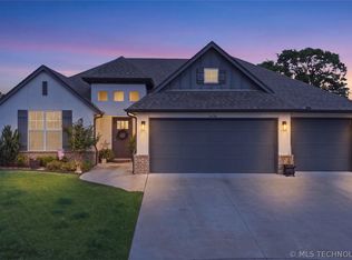 2426 W Kingsport Ct S, Broken Arrow, OK 74011