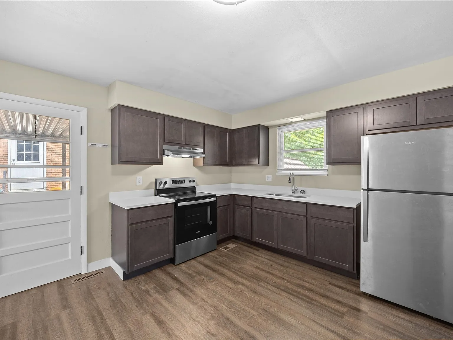2 bed, 1.5 bath, $1,295 — Photo 3