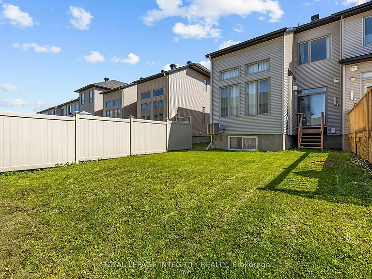 691 Capricorn Cir — Photo 35