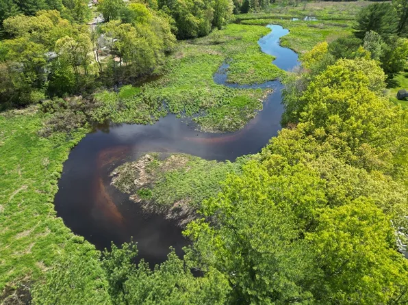 40 Dufresne Dr, Tewksbury, MA 01876