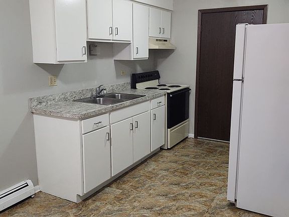 3rd image of 140 Orchard Ct #5