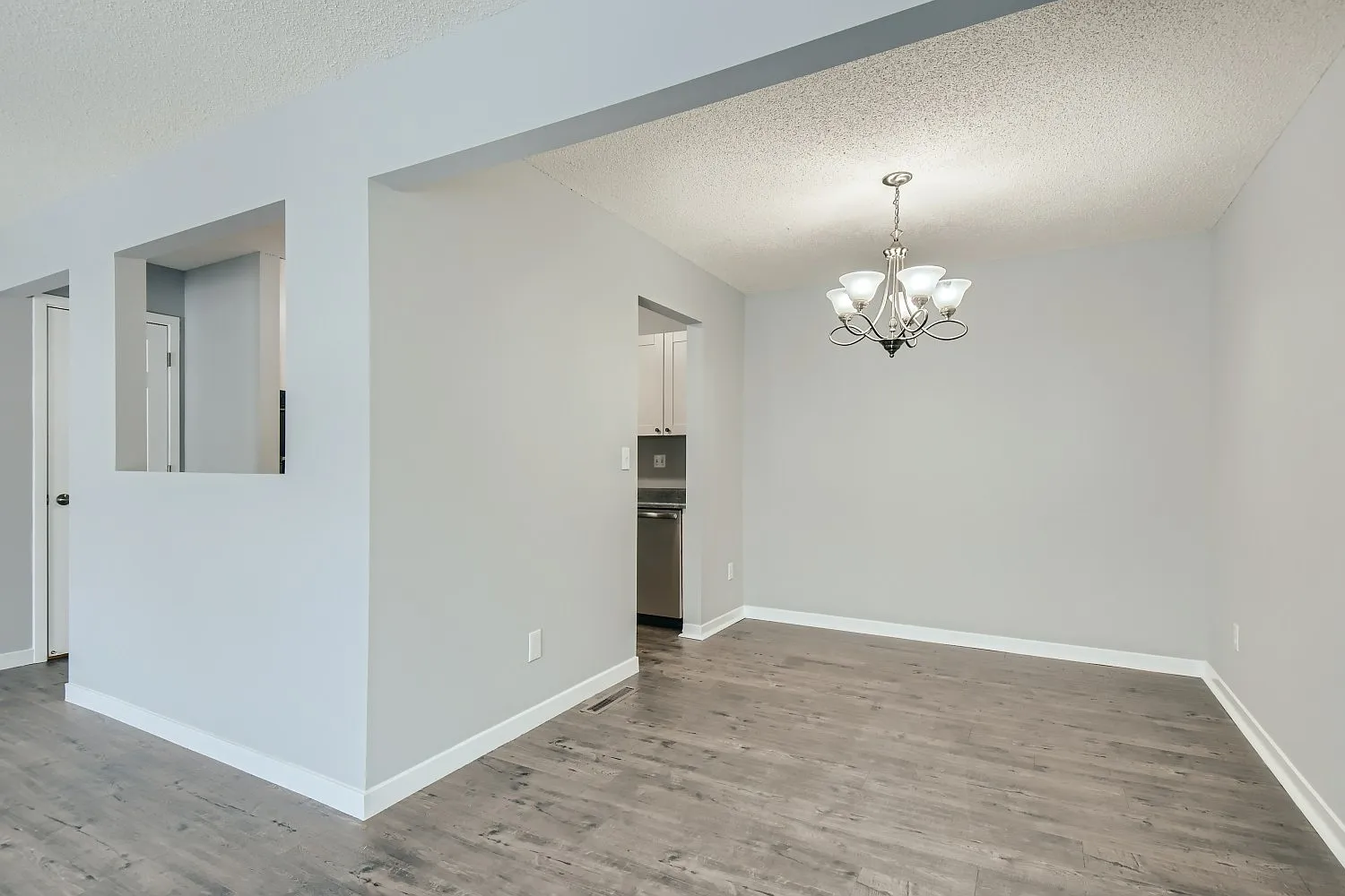 2 bed, 1.5 bath, 1164 sqft, $1,900 — Photo 4