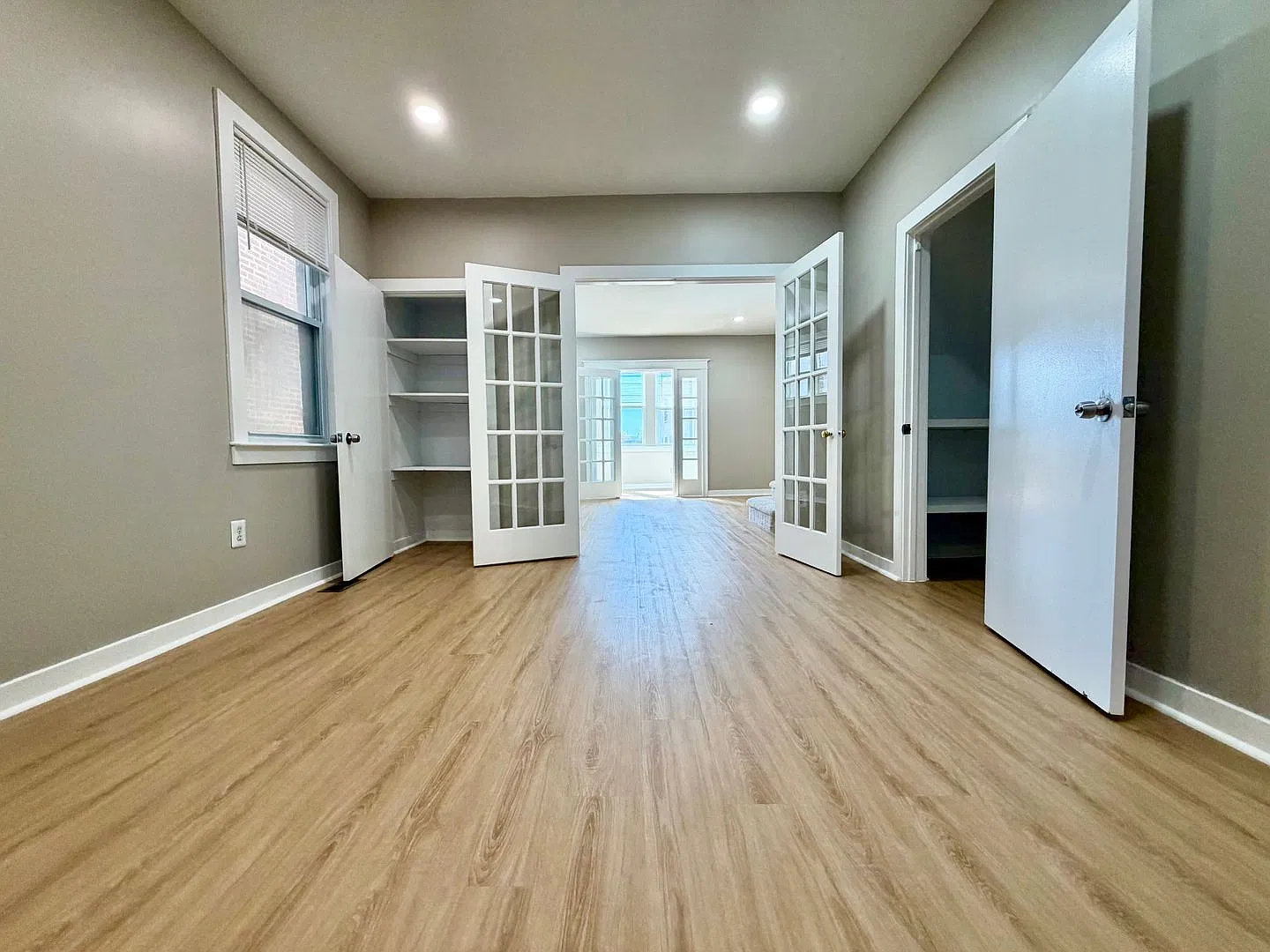 Stunning 4-Bed/2-Bath Home in Wynnefield Heights. Available NOW! — Photo 3