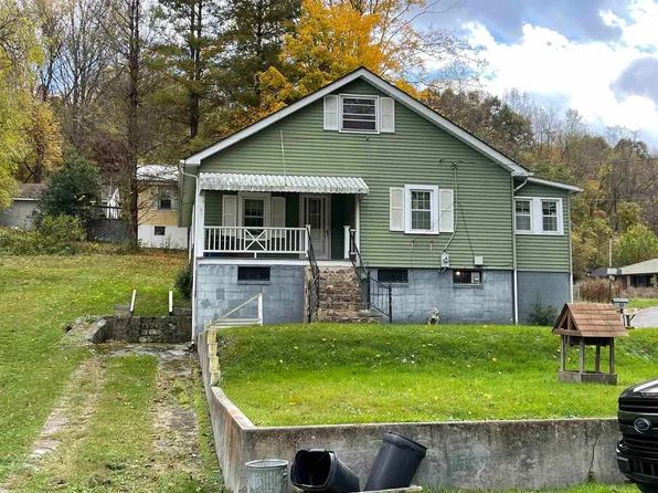 200 Westview St, Narrows, VA 24124