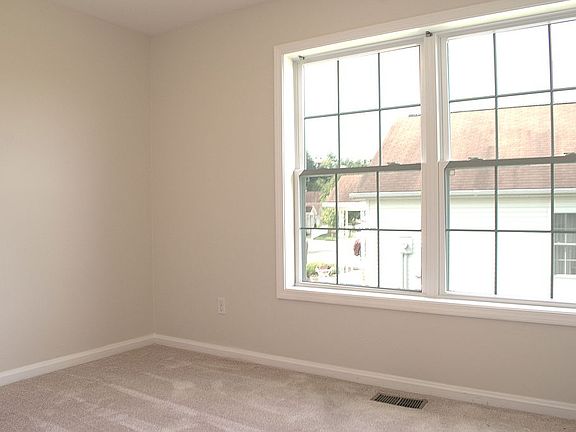 Bedrm/Study 1st Flr 12'x10'