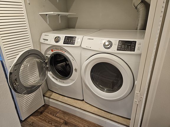 In-unit washer/dryer