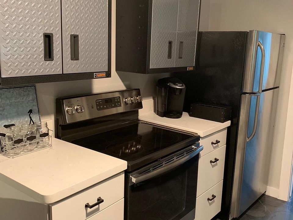 2nd image of 10832 Gilbert Dr #1