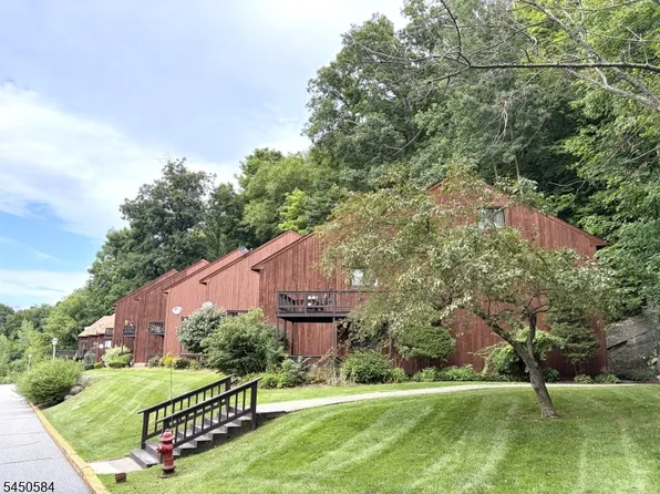3 Steamboat Dr BLDG 3 #9, Vernon Twp., NJ 07462