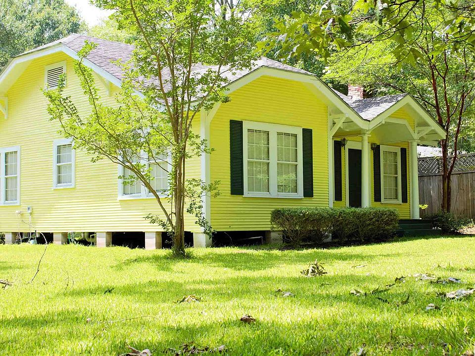 2nd image of 245 Dogwood Cir