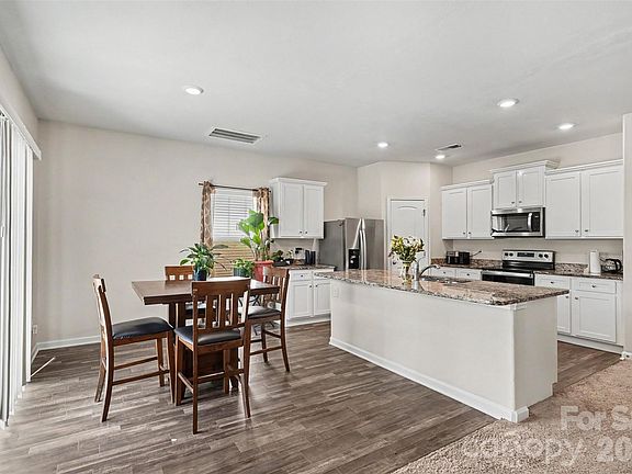 5th image of 1112 Creedmore Ct