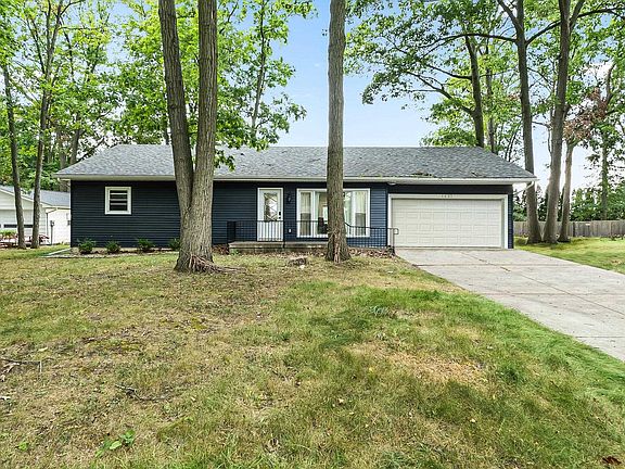 3rd image of 1003 Hickory Hill Dr