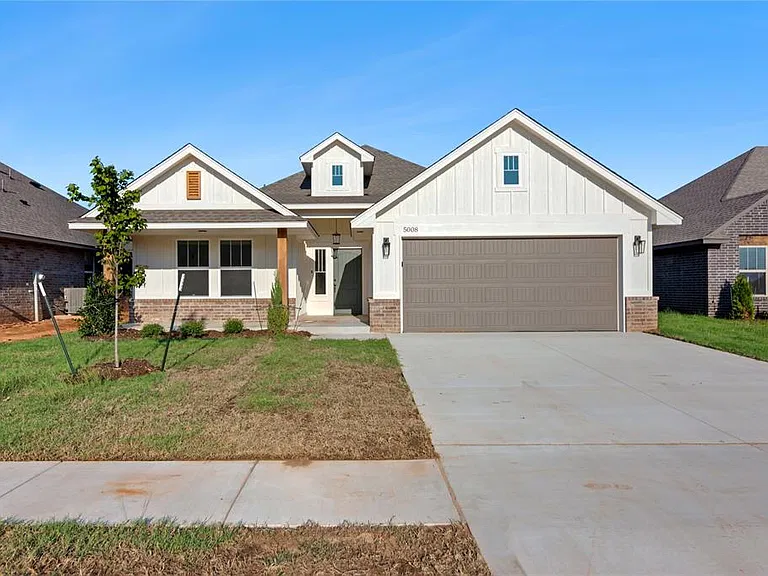 5008 Misty Wood Ln — Photo 33